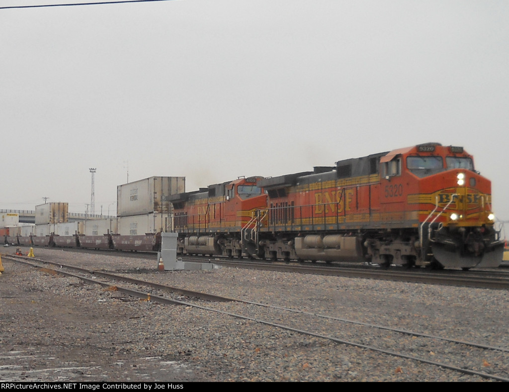 BNSF 5320 East